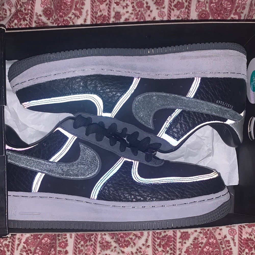 A Ma Maniere Air Force 1 size 7